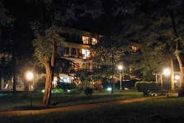 Ciechocinek S.U. Chemik - Park nocą