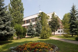 Ciechocinek S.U. Chemik - Z rabatą kwiatową